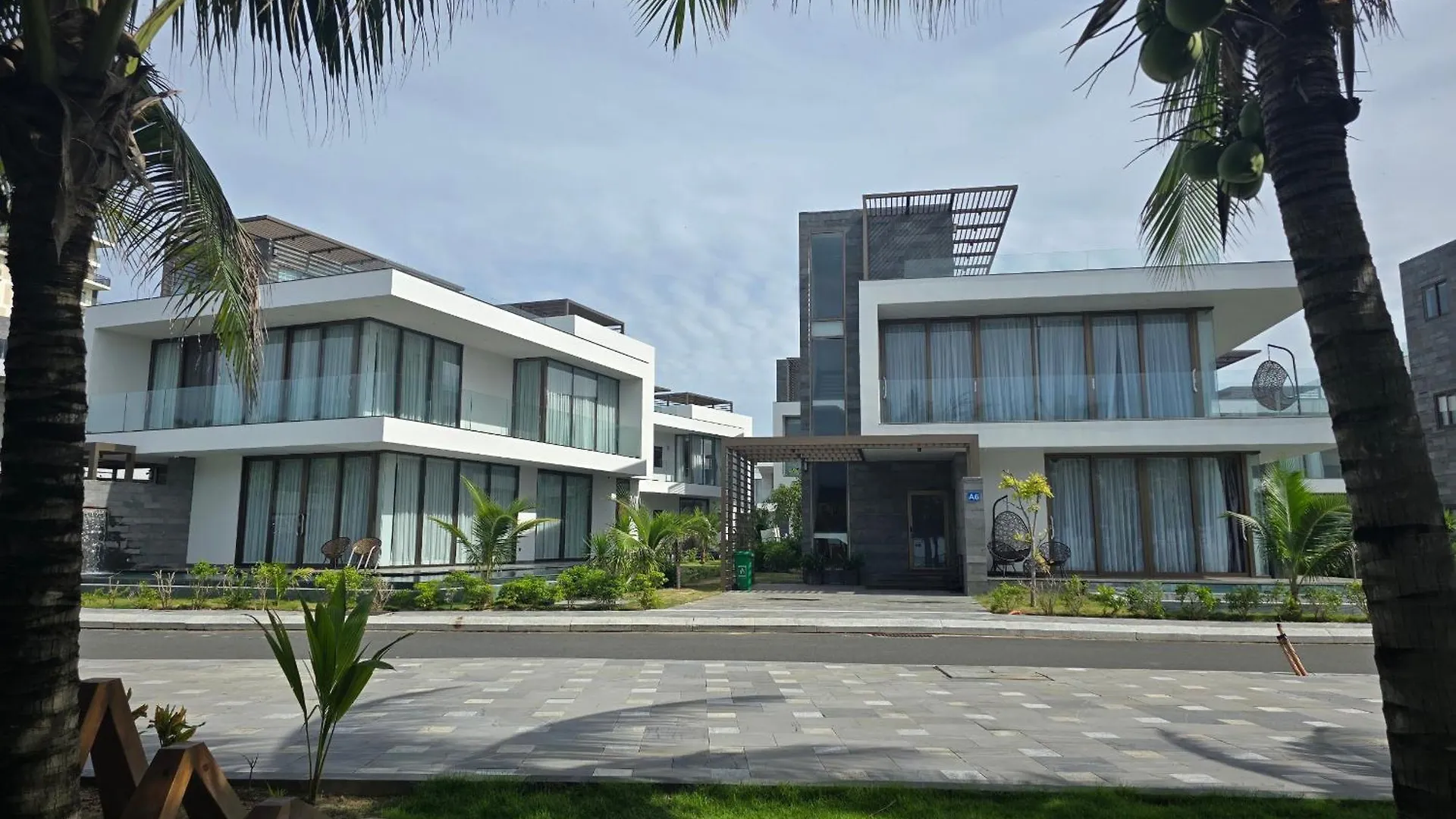 Apartment Villa Bien Vung Tau 093 - 273 -0109 Vietnam